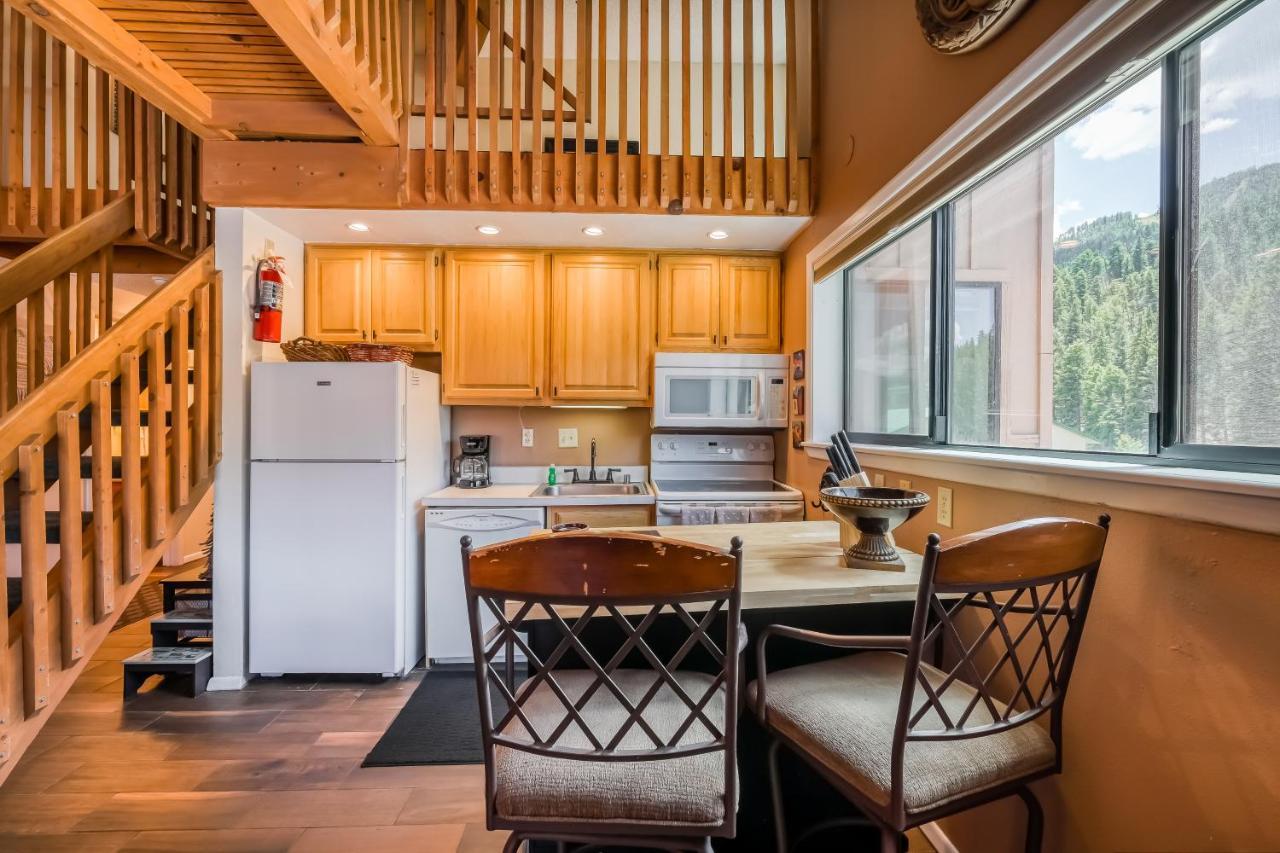 Lovely Lifts West Getaway Red River Exterior foto