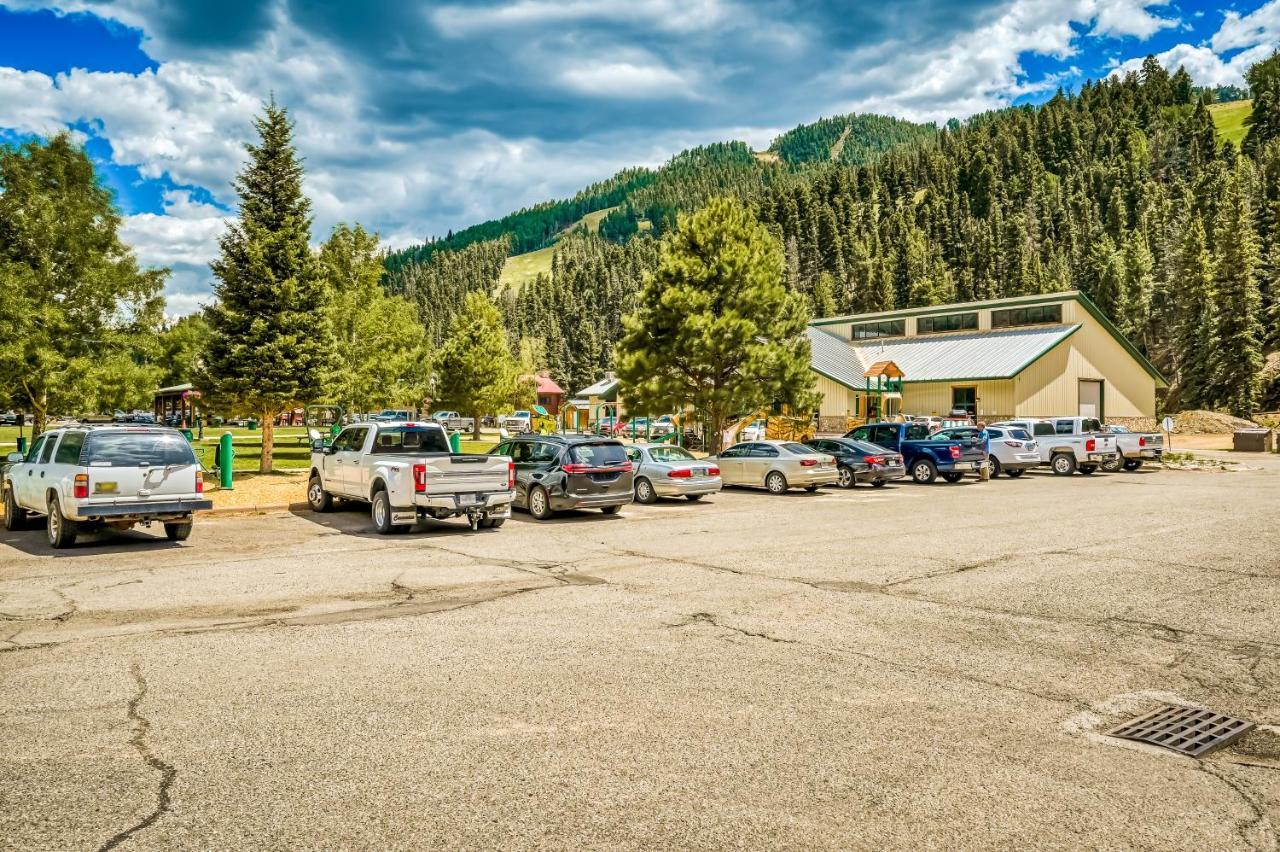 Lovely Lifts West Getaway Red River Exterior foto